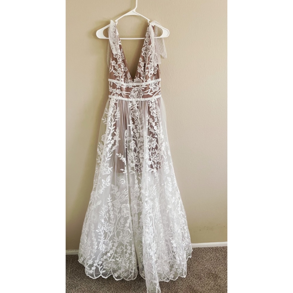 Bronx & Banco Tunisia White Floral Bridal Gown size US 4 (small) NEW! With tags! - Picture 5 of 12